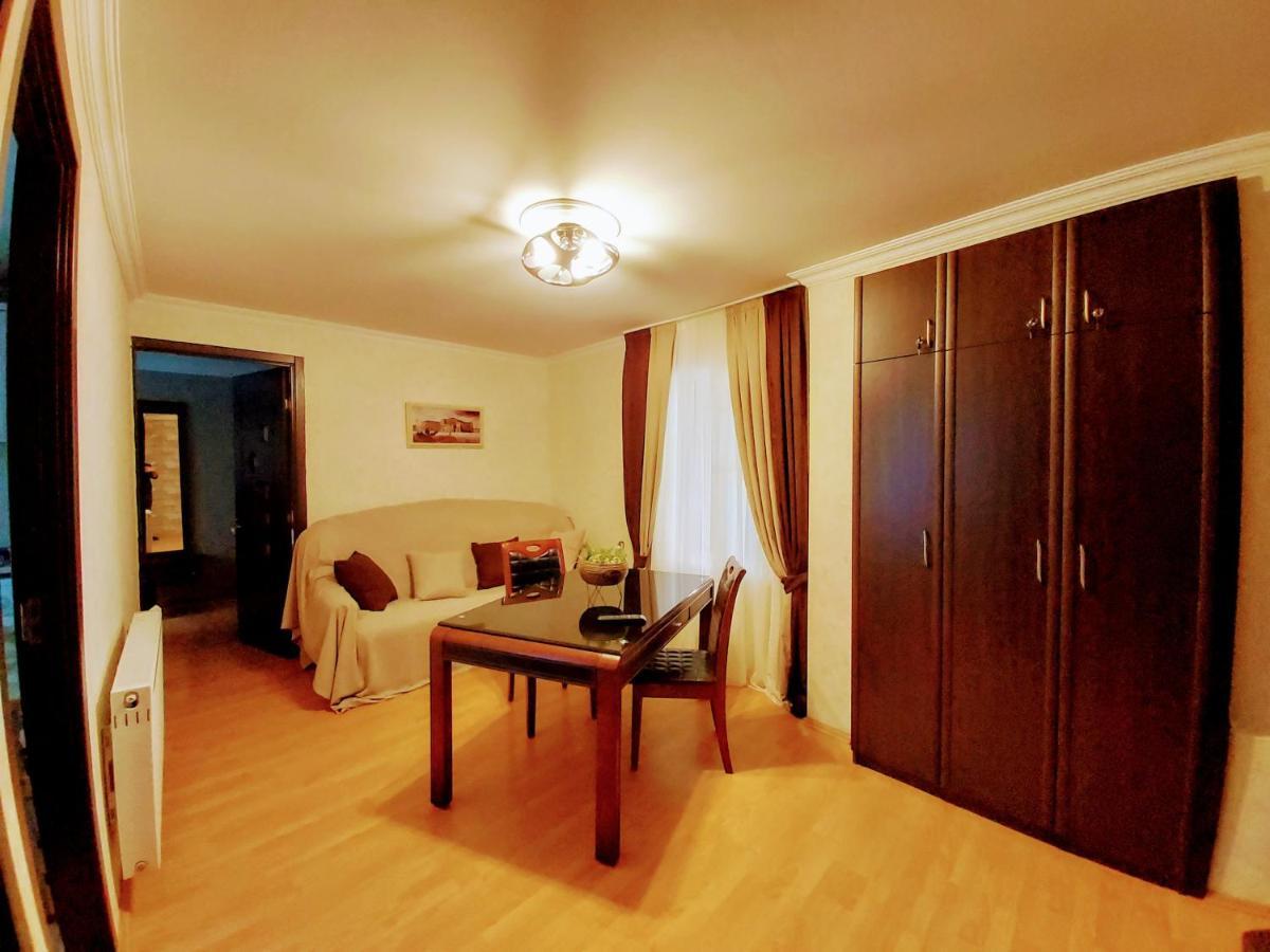 Baia'S Apartments Tbilisi Buitenkant foto